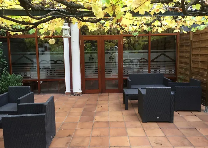 イン Restaurant Jose Luis *